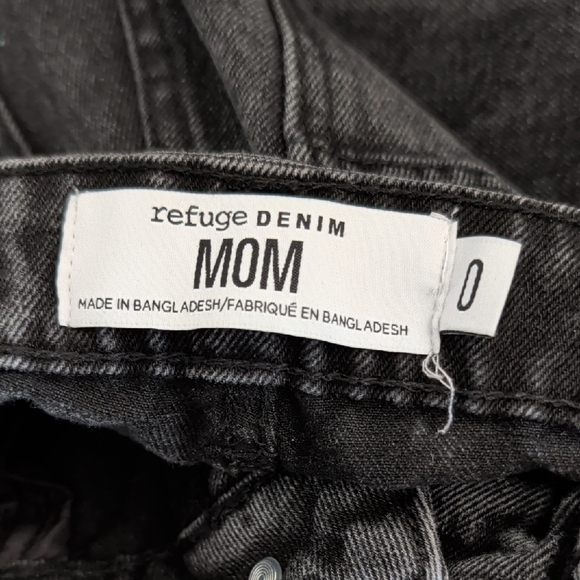 🖤 Distressed Black Skinny Jeans - Picture 3 of 5